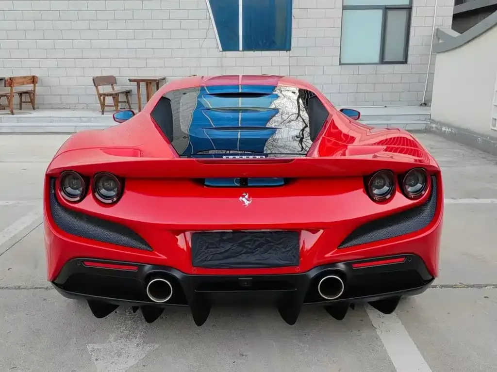 Ferrari F8 — фото 7