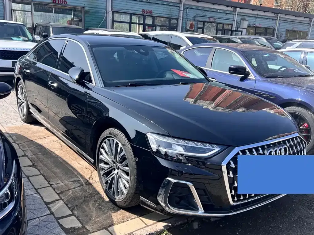 Audi A8 — фото 2