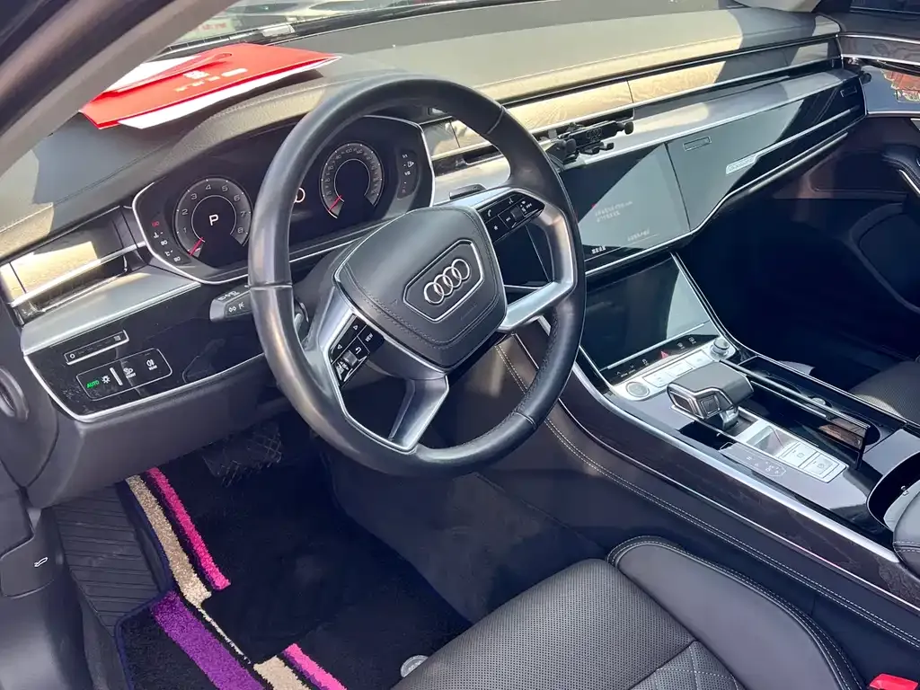 Audi A8 — фото 5