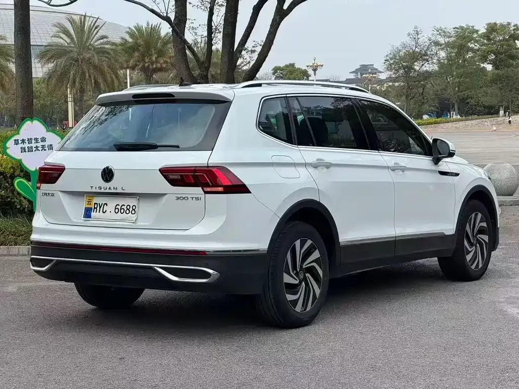 Volkswagen Tiguan L — фото 3