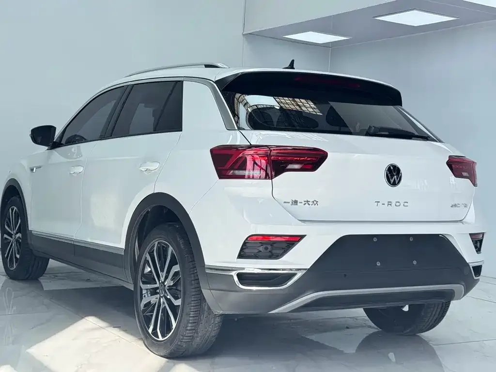 Volkswagen T-Roc — фото 7