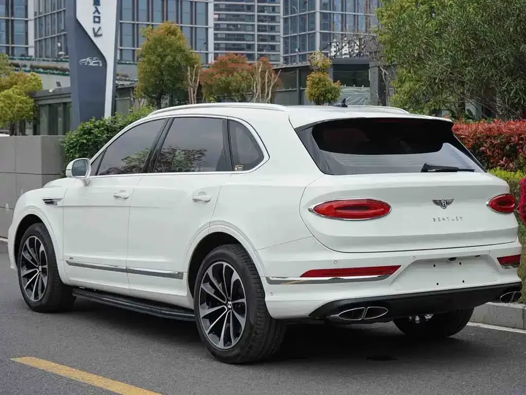 Bentley Bentayga — фото 10