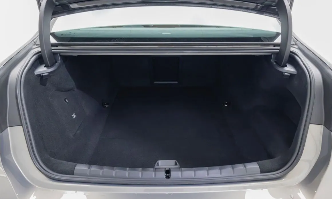 BMW i7 2025 из KR, фото 8