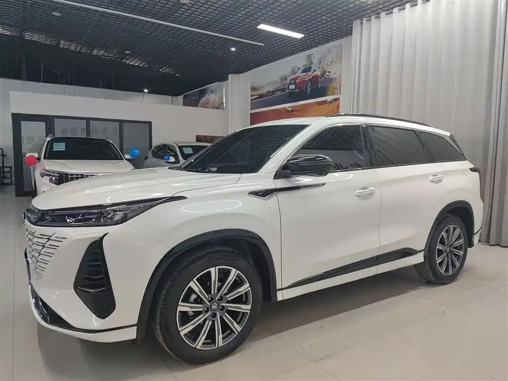 Changan CS75PLUS — фото 1