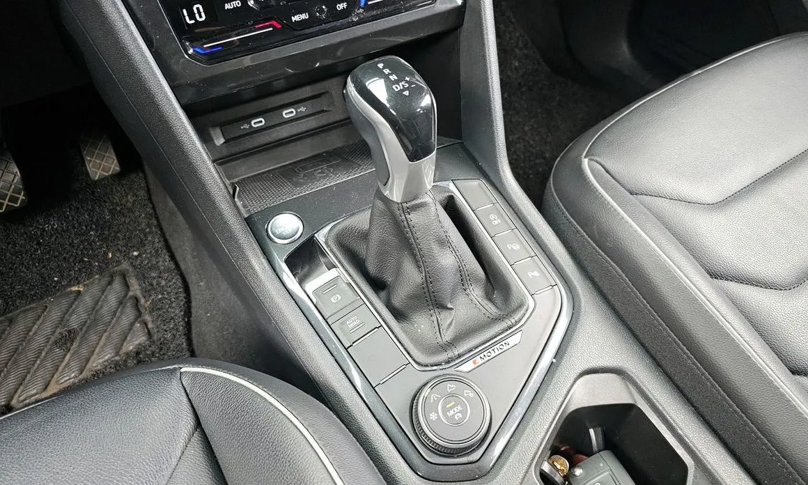 Volkswagen Tiguan 2022 из KR, фото 9