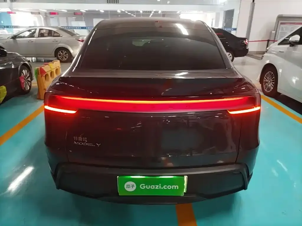 Tesla Model Y — фото 3