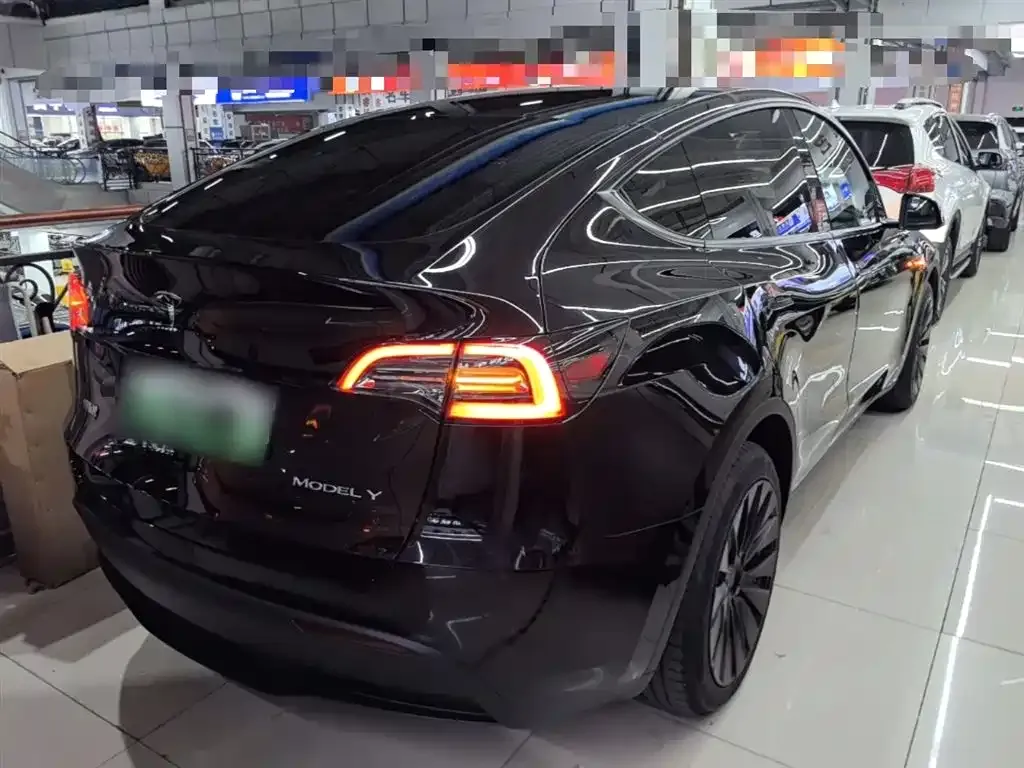 Tesla Model Y — фото 7