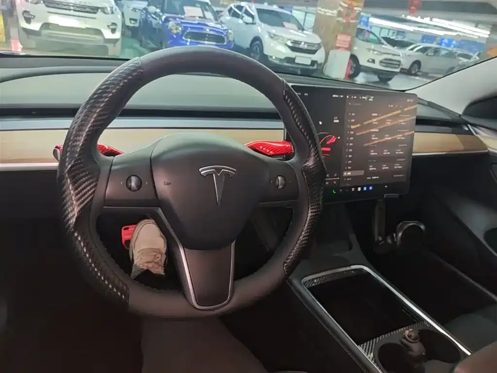 Tesla Model 3 — фото 2