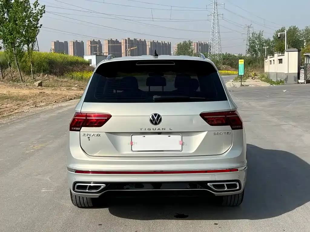 Volkswagen Tiguan L — фото 2