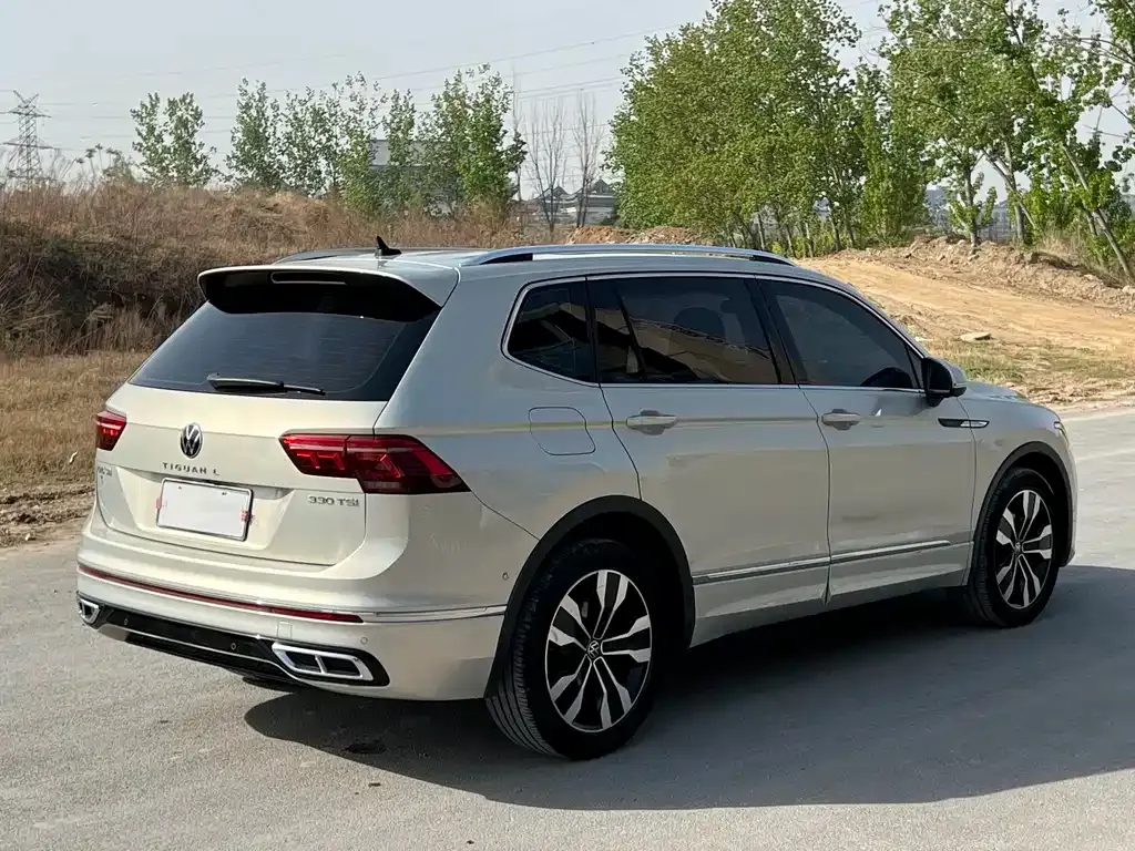 Volkswagen Tiguan L — фото 5