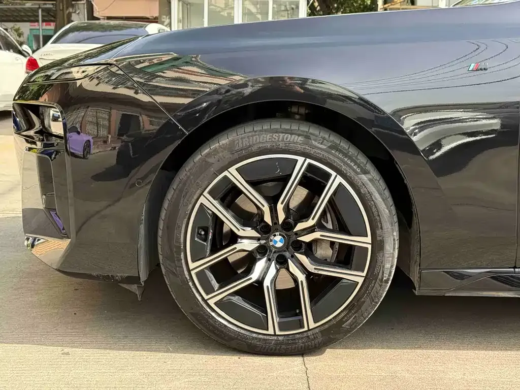 BMW 7 Series 2023 из CN, фото 9