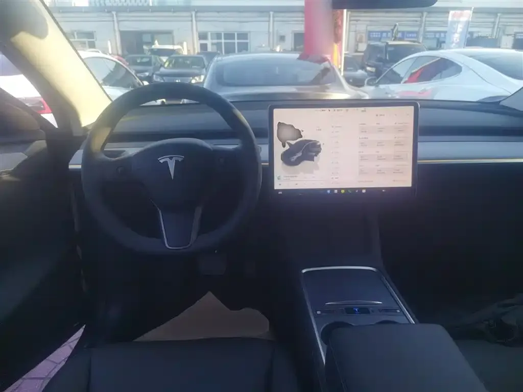 Tesla Model Y — фото 9