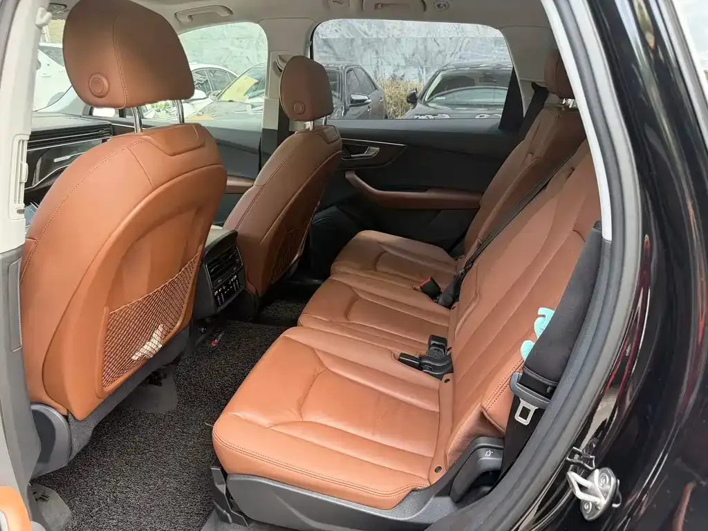 Audi Q7 2021 из CN, фото 3