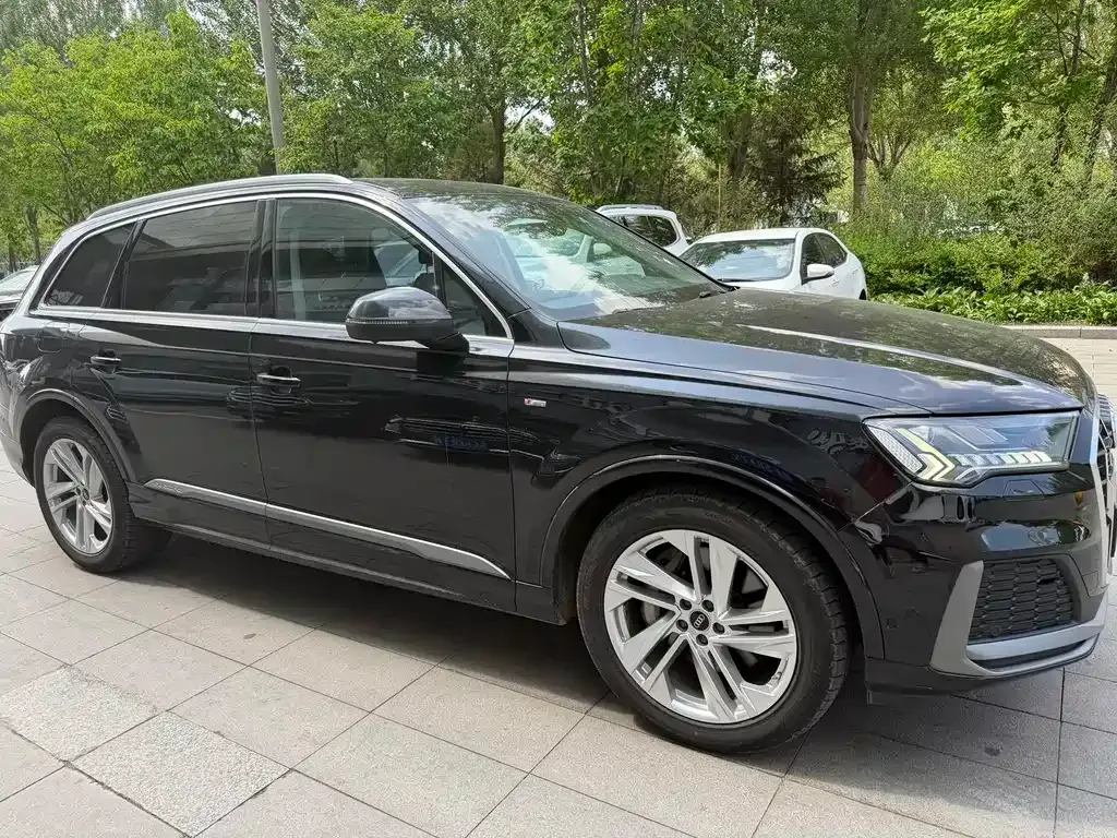 Audi Q7 2021 из CN, фото 6