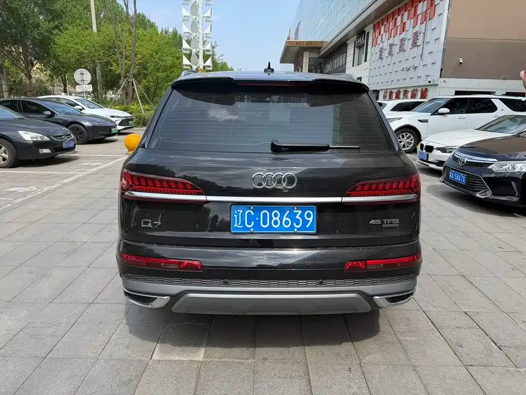 Audi Q7 2021 из CN, фото 8