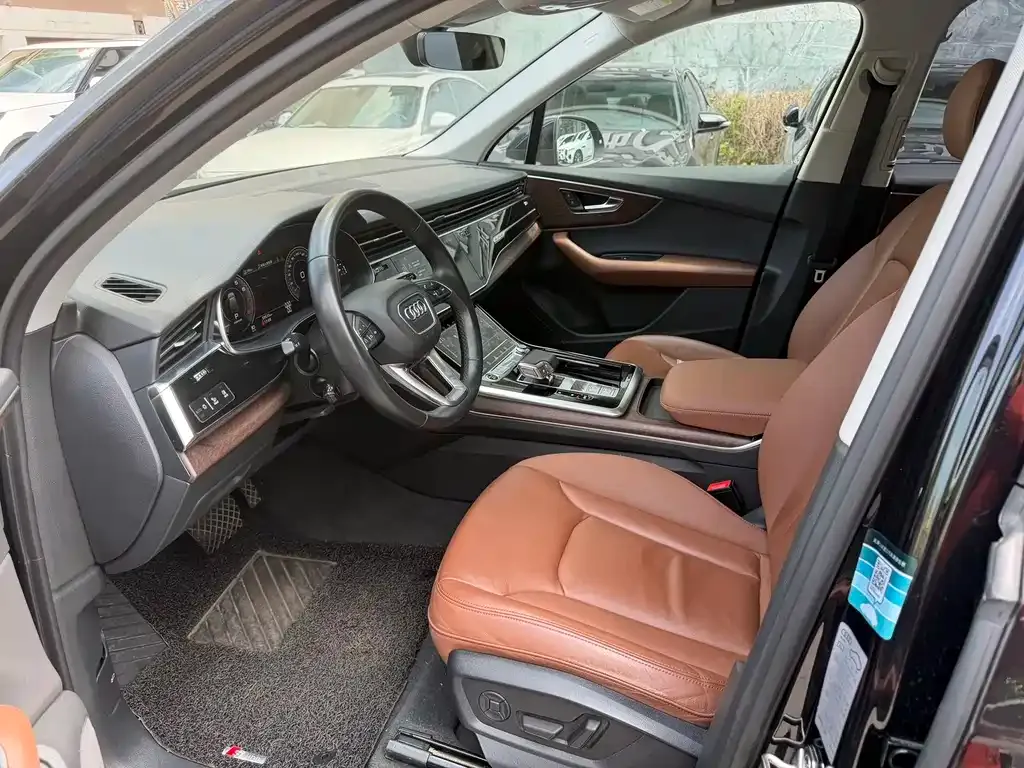 Audi Q7 2021 из CN, фото 5