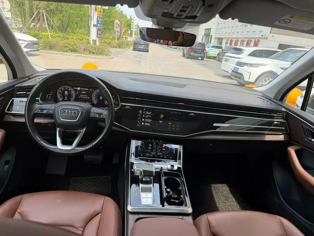 Audi Q7 2021 из CN, фото 4