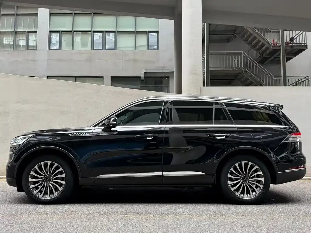 Lincoln Aviator — фото 5