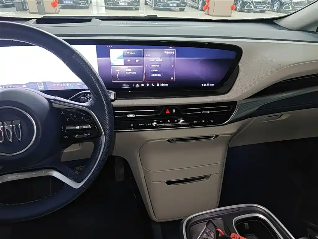 Buick Century 2023 из CN, фото 6