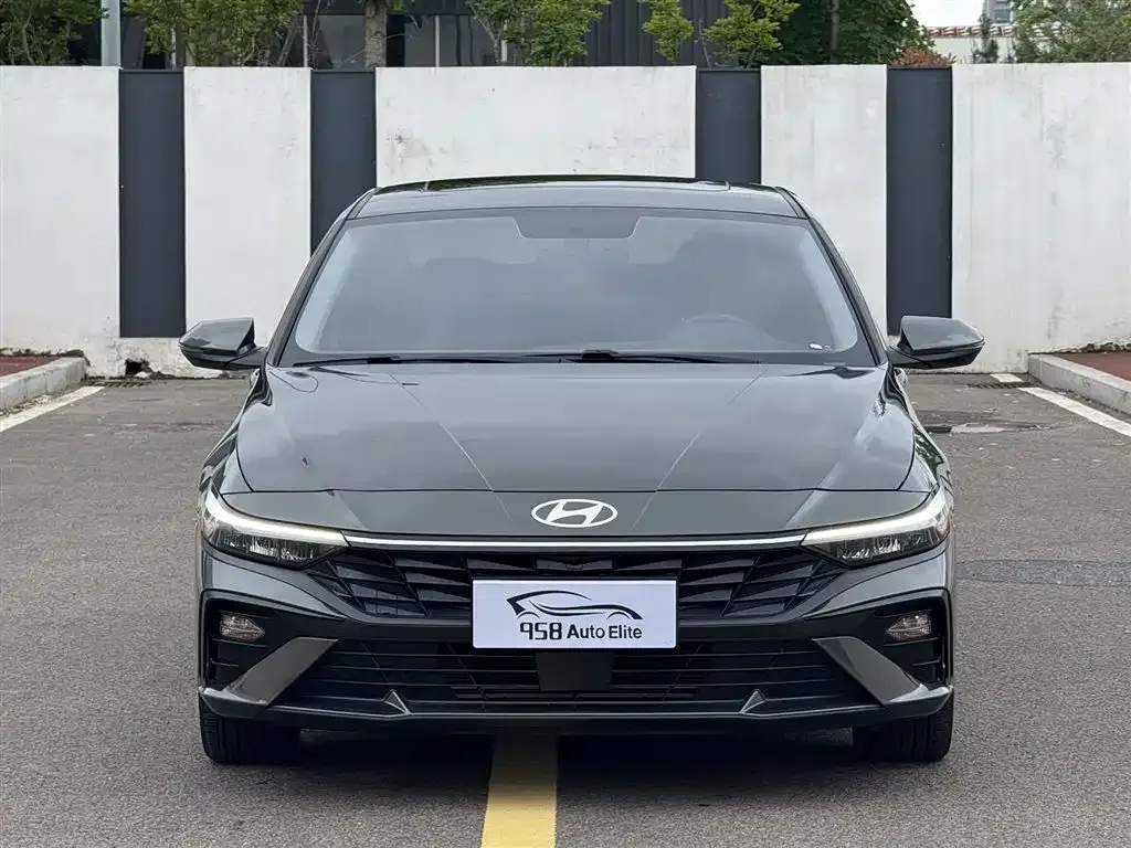 Hyundai Elantra — фото 5