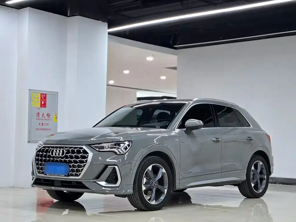 Audi Q3 — фото 1