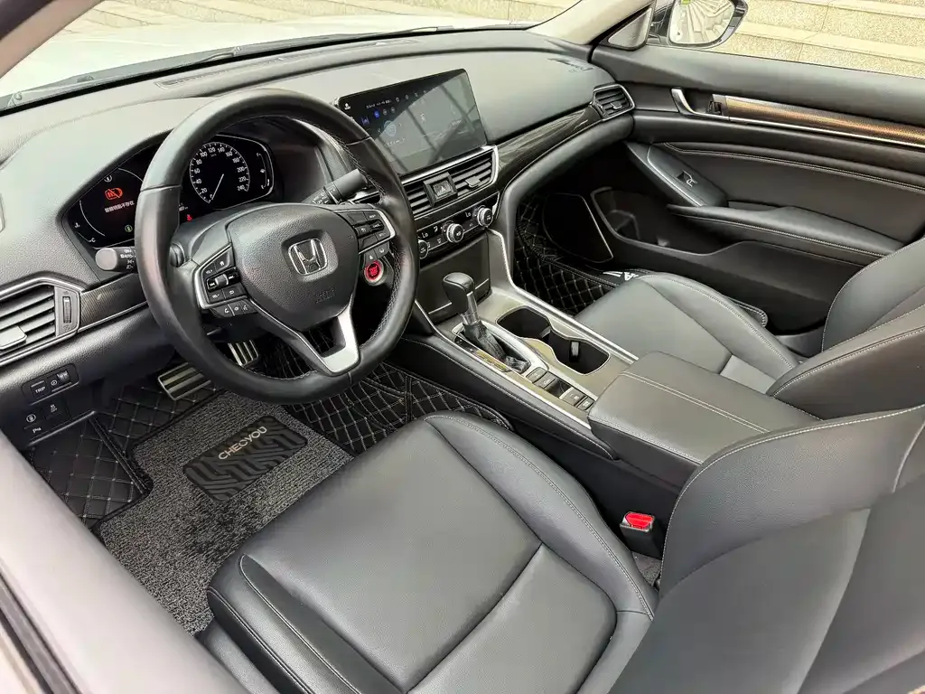 Honda Accord — фото 10