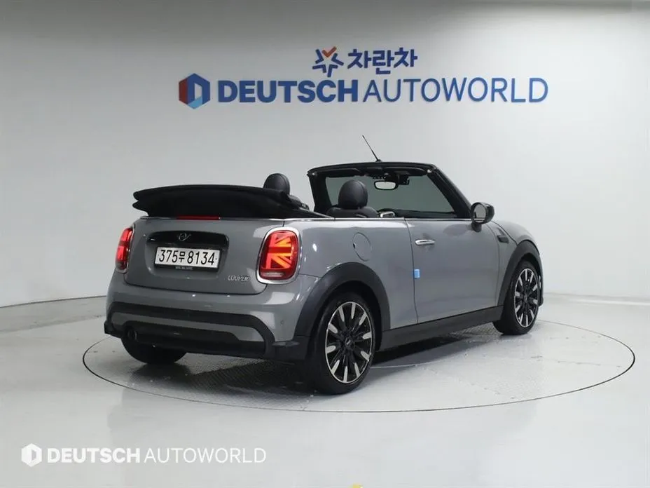 Mini Cooper Convertible 2022 из KR, фото 2