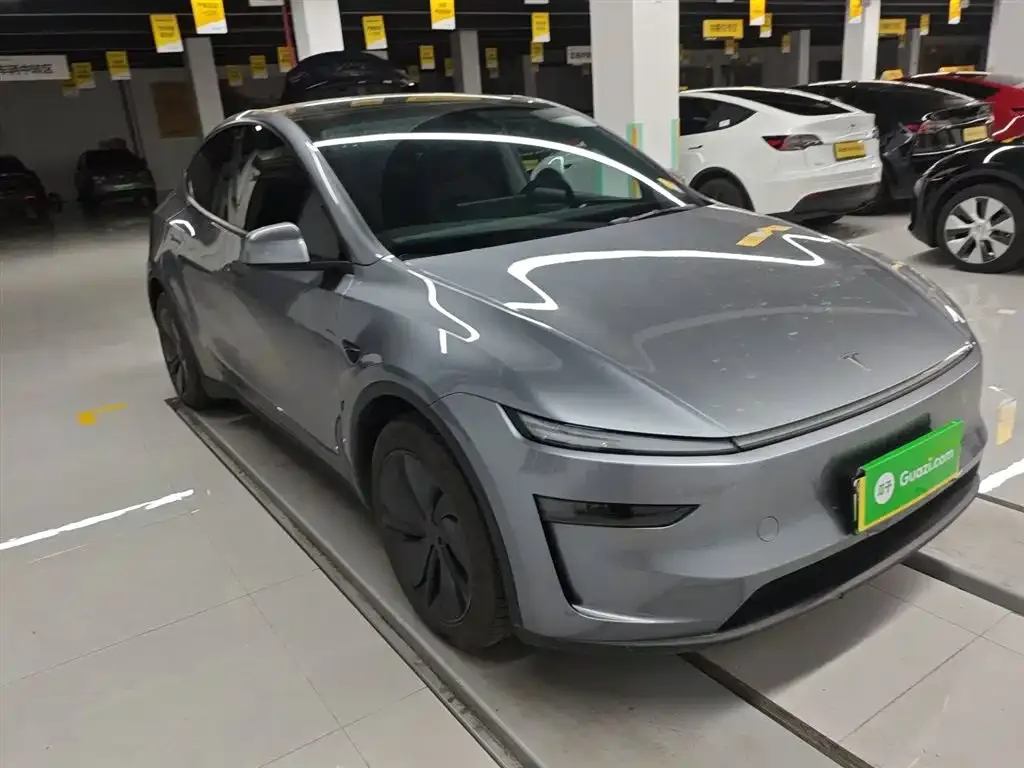 Tesla Model Y — фото 9