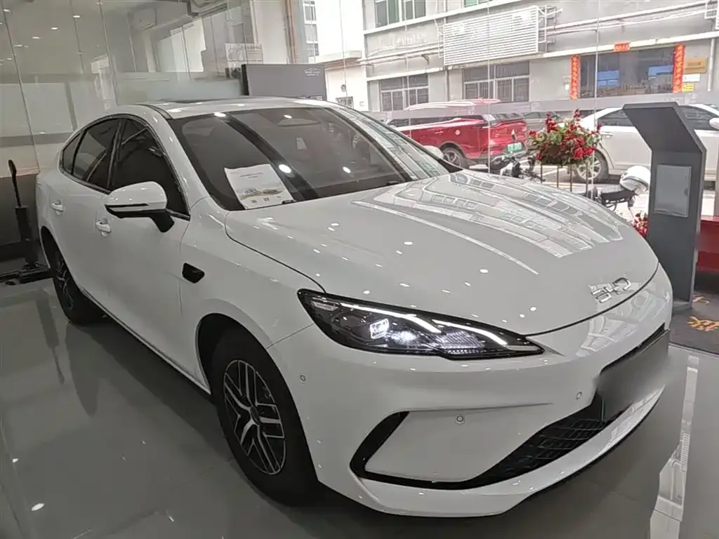 BYD Seal 05 DM-i — фото 10