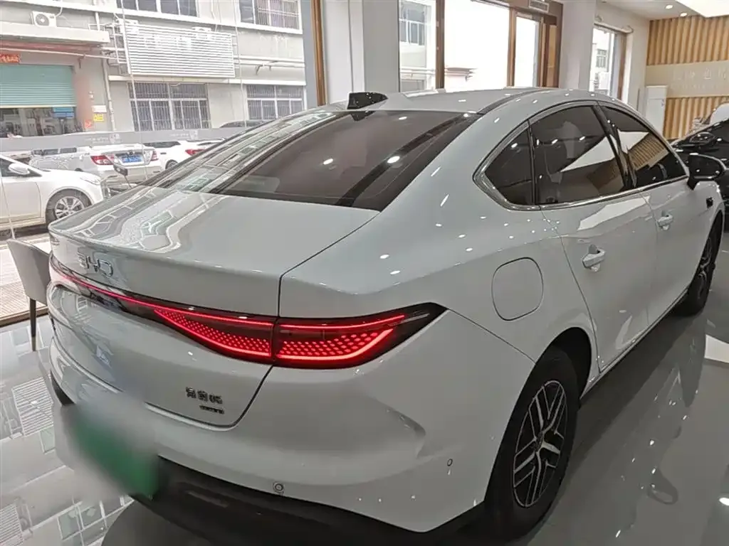 BYD Seal 05 DM-i — фото 6