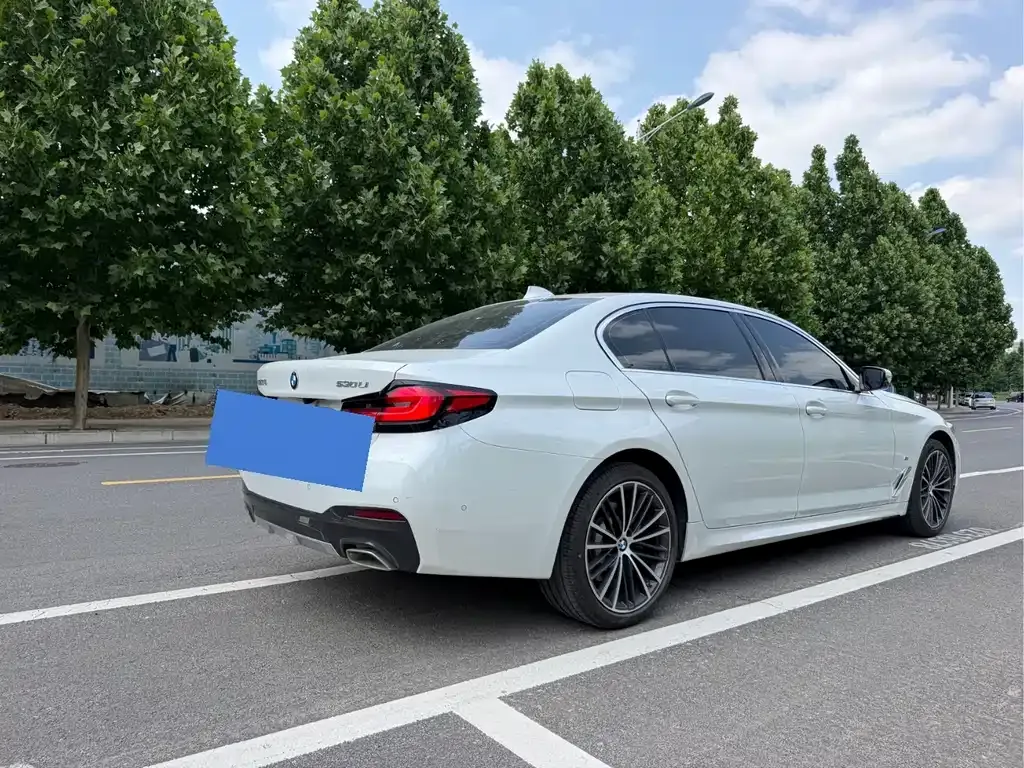 BMW 5 Series — фото 5