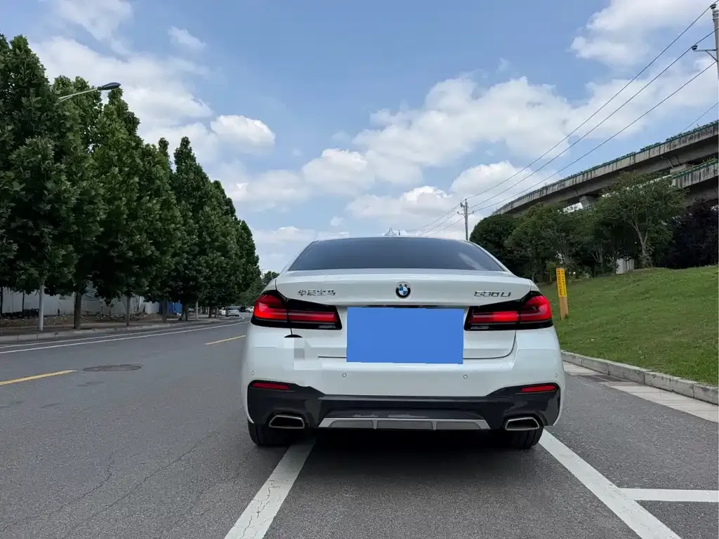 BMW 5 Series — фото 2