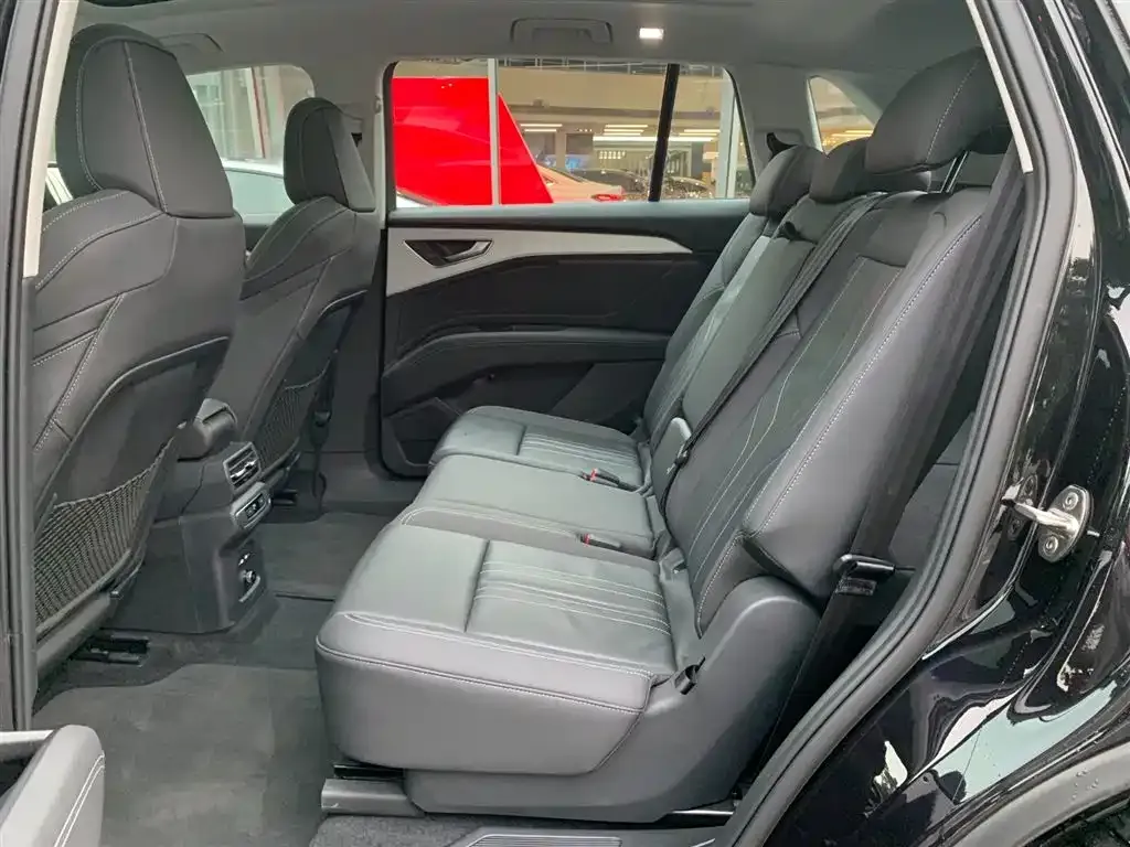 Audi Q5 e-tron 2025 из CN, фото 2