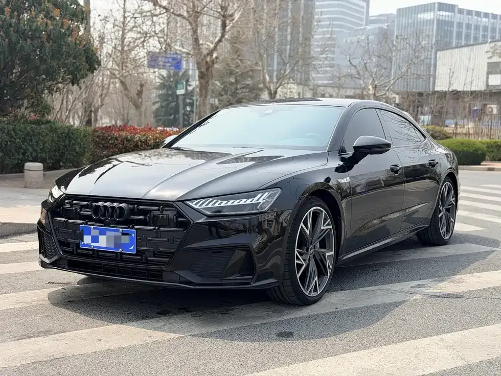 Audi A7L — фото 1