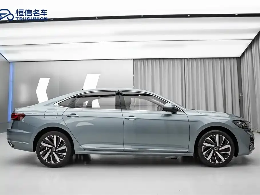 Volkswagen Passat — фото 10