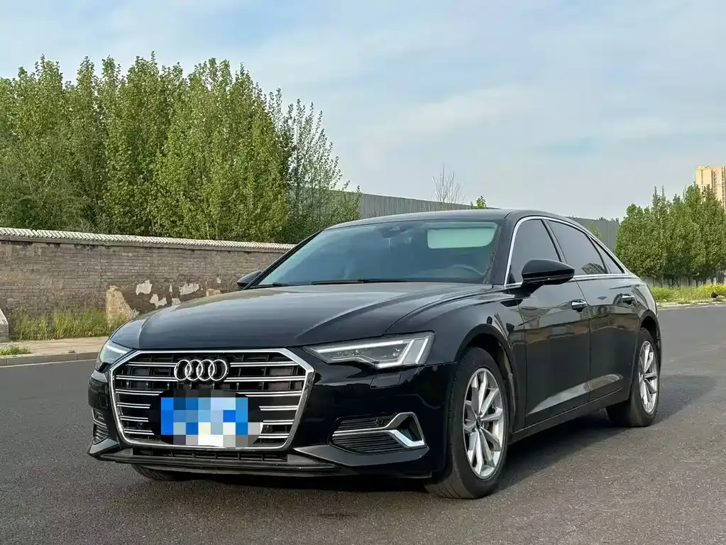 Audi A6L — фото 1