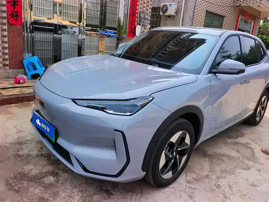 Geely Galaxy E5