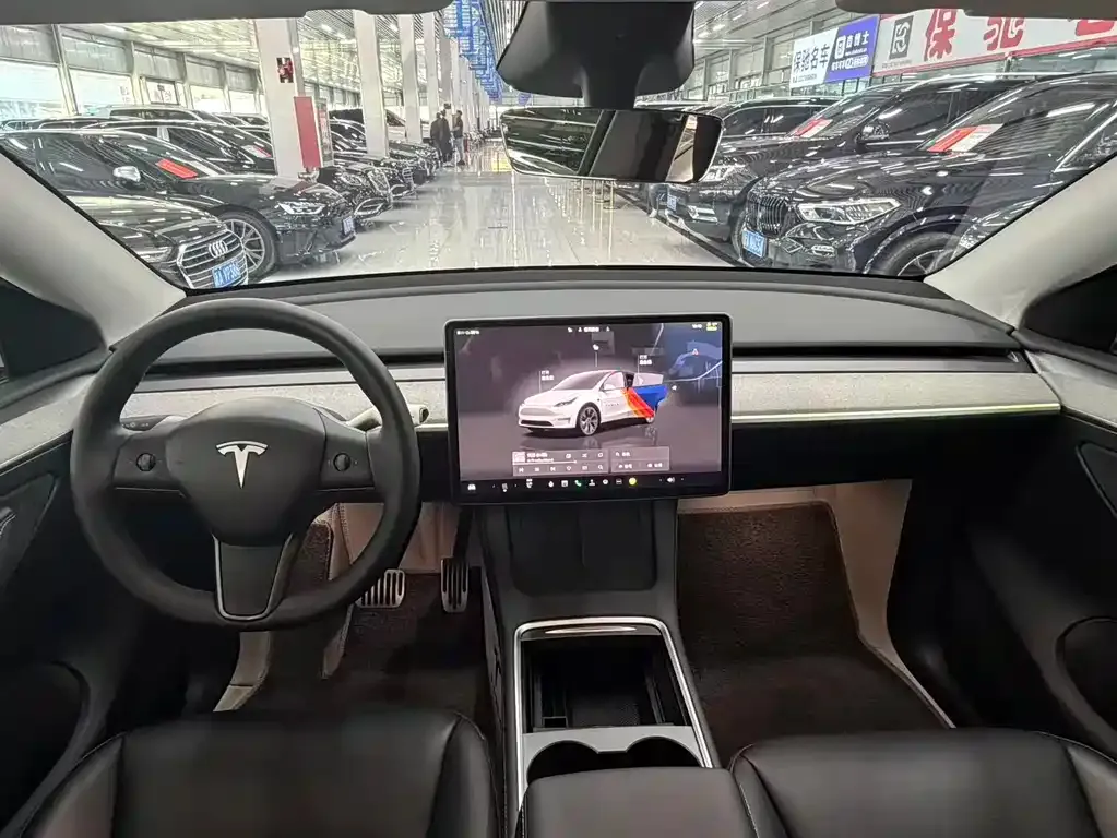 Tesla Model Y — фото 7
