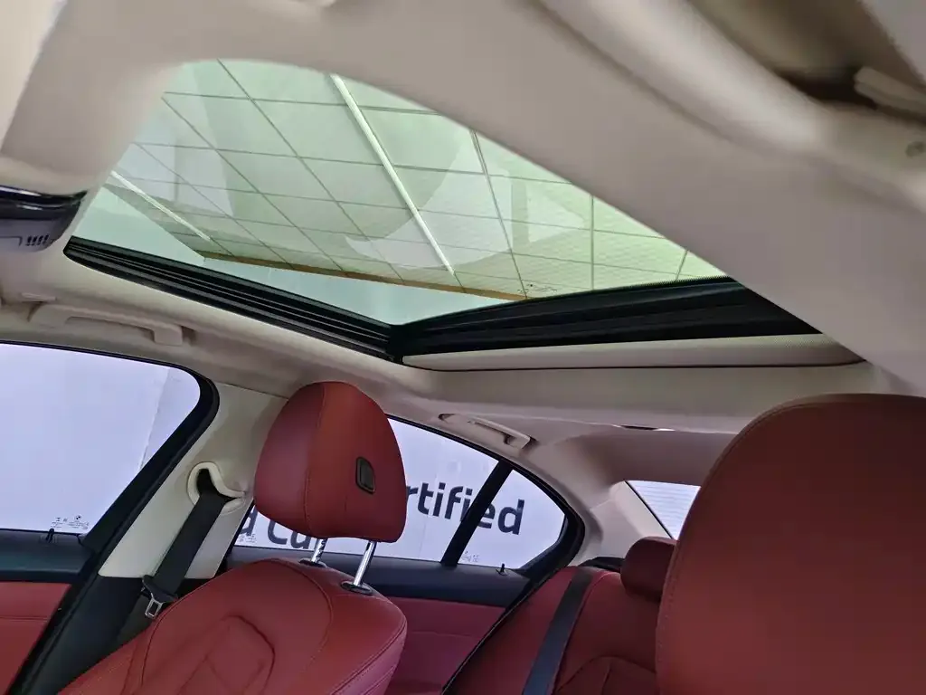 BMW 3 Series 2021 из CN, фото 2