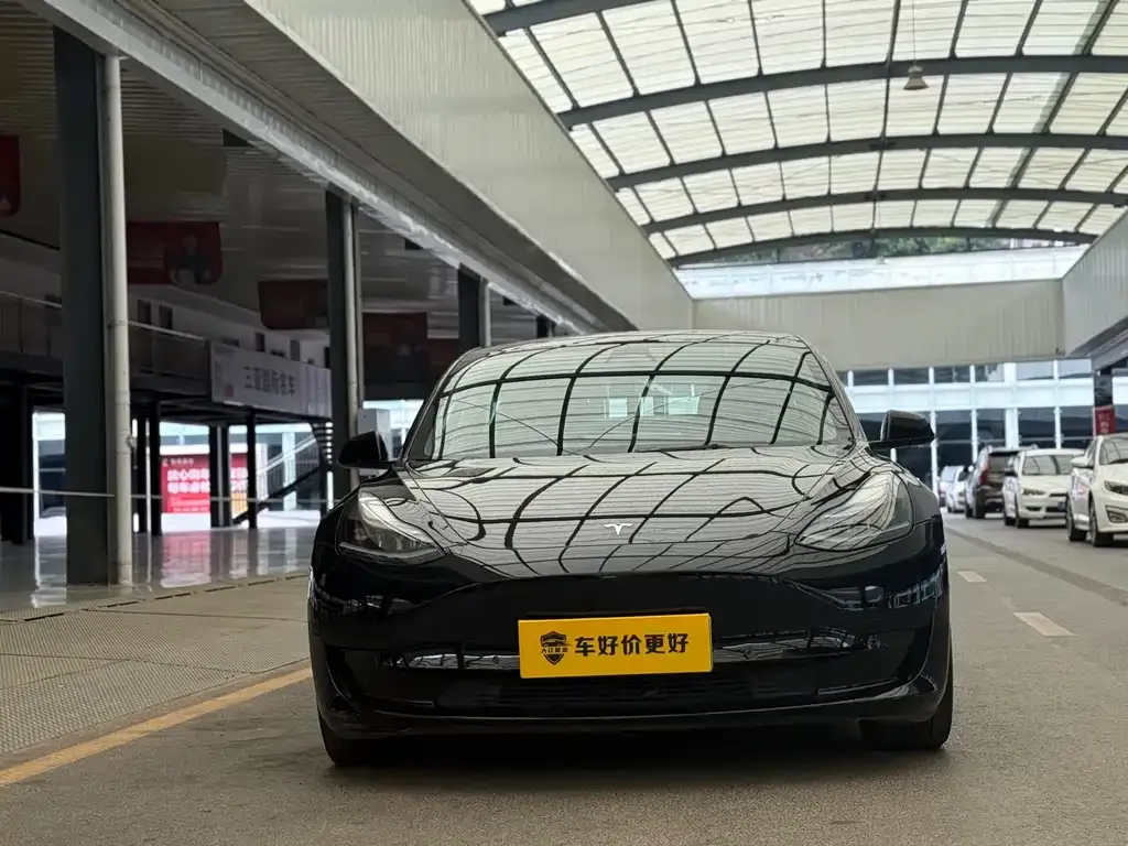 Tesla Model 3 — фото 9