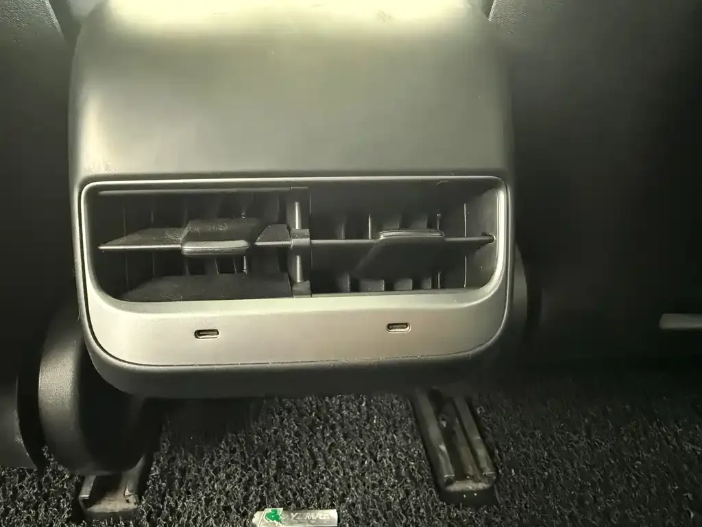 Tesla Model 3 — фото 4