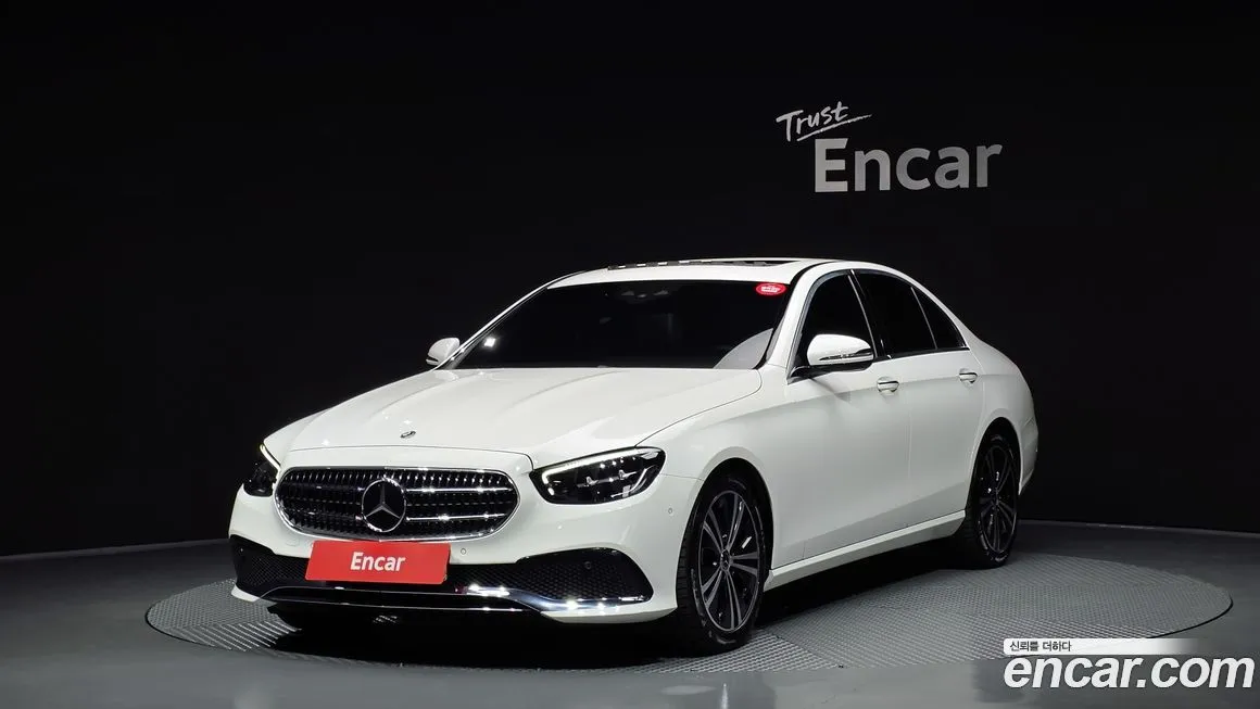 Mercedes-Benz E-Class — фото 1