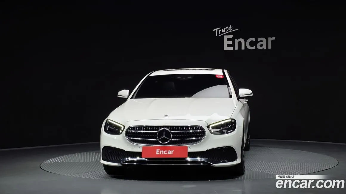 Mercedes-Benz E-Class — фото 4
