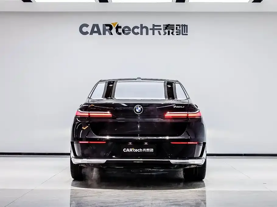 BMW 7 Series — фото 10