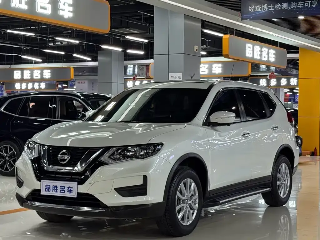 Nissan X-Trail — фото 1