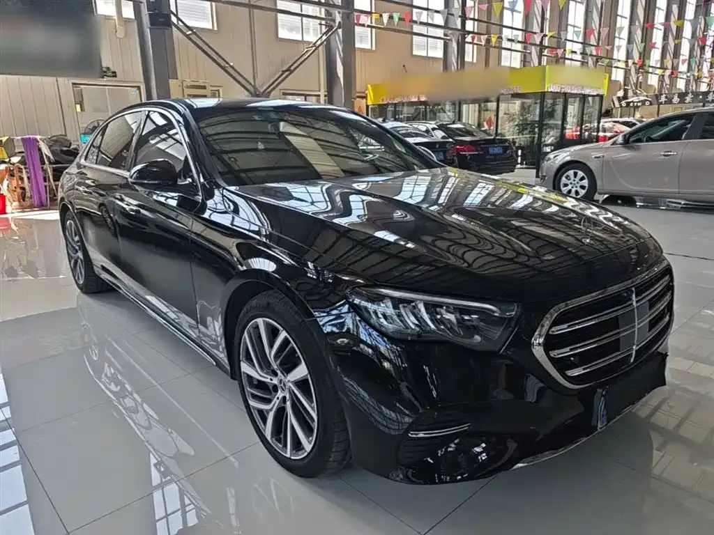 Mercedes-Benz E-Class — фото 10