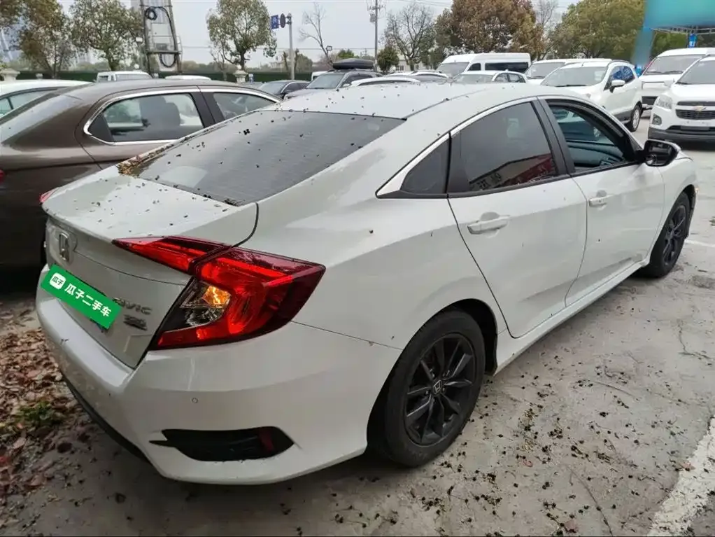 Honda Civic — фото 8