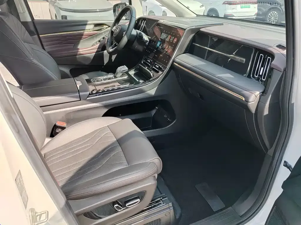GAC Motor Trumpchi M8 — фото 2