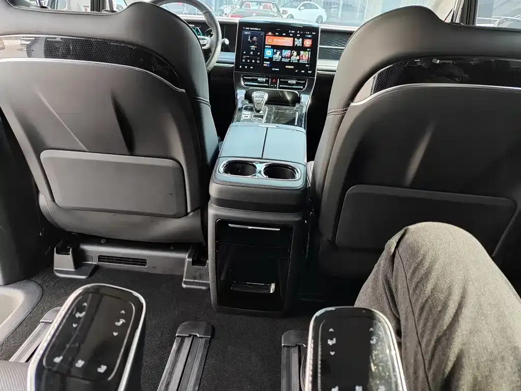 GAC Motor Trumpchi M8 — фото 4