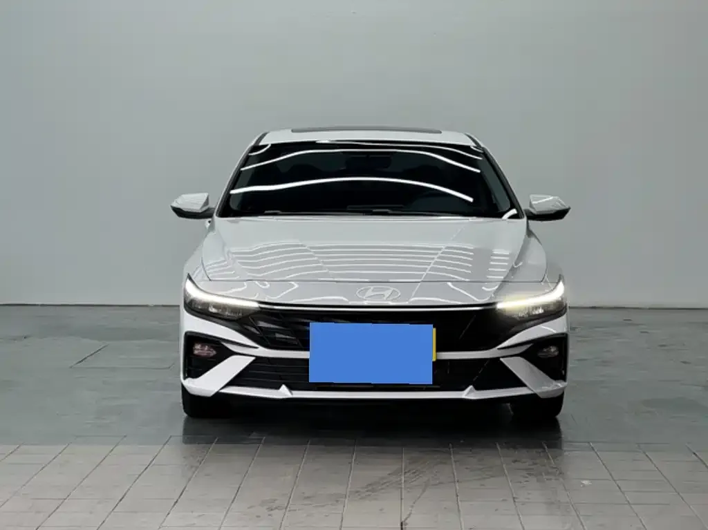 Hyundai Elantra — фото 10